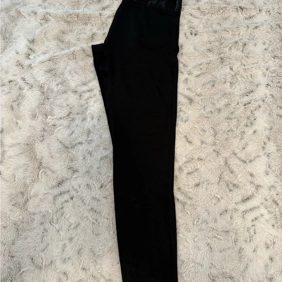 PINK Victoria's Secret Charcoal Leggings - Picture 2 of 2